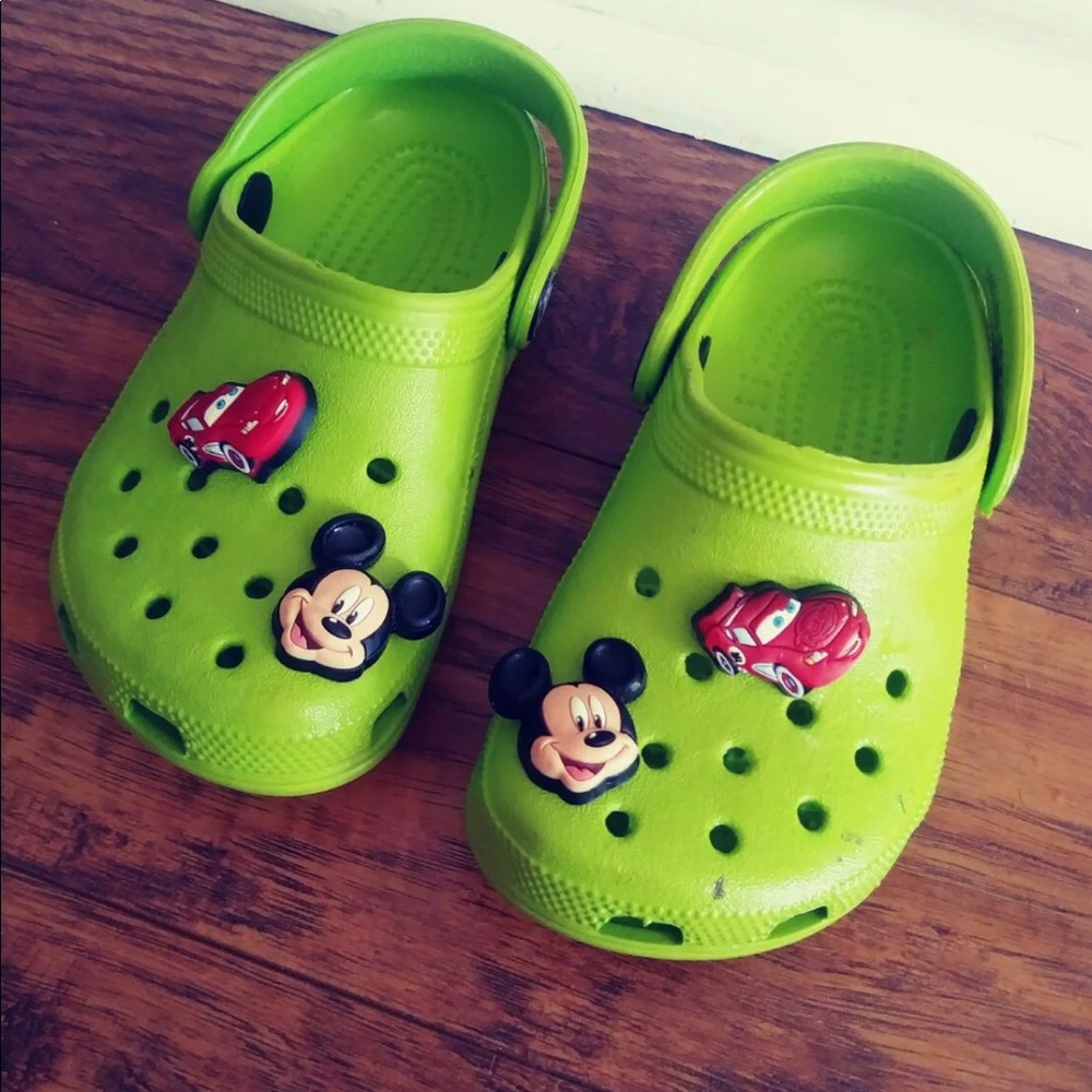 Croc’s toddler shoes size 8-9